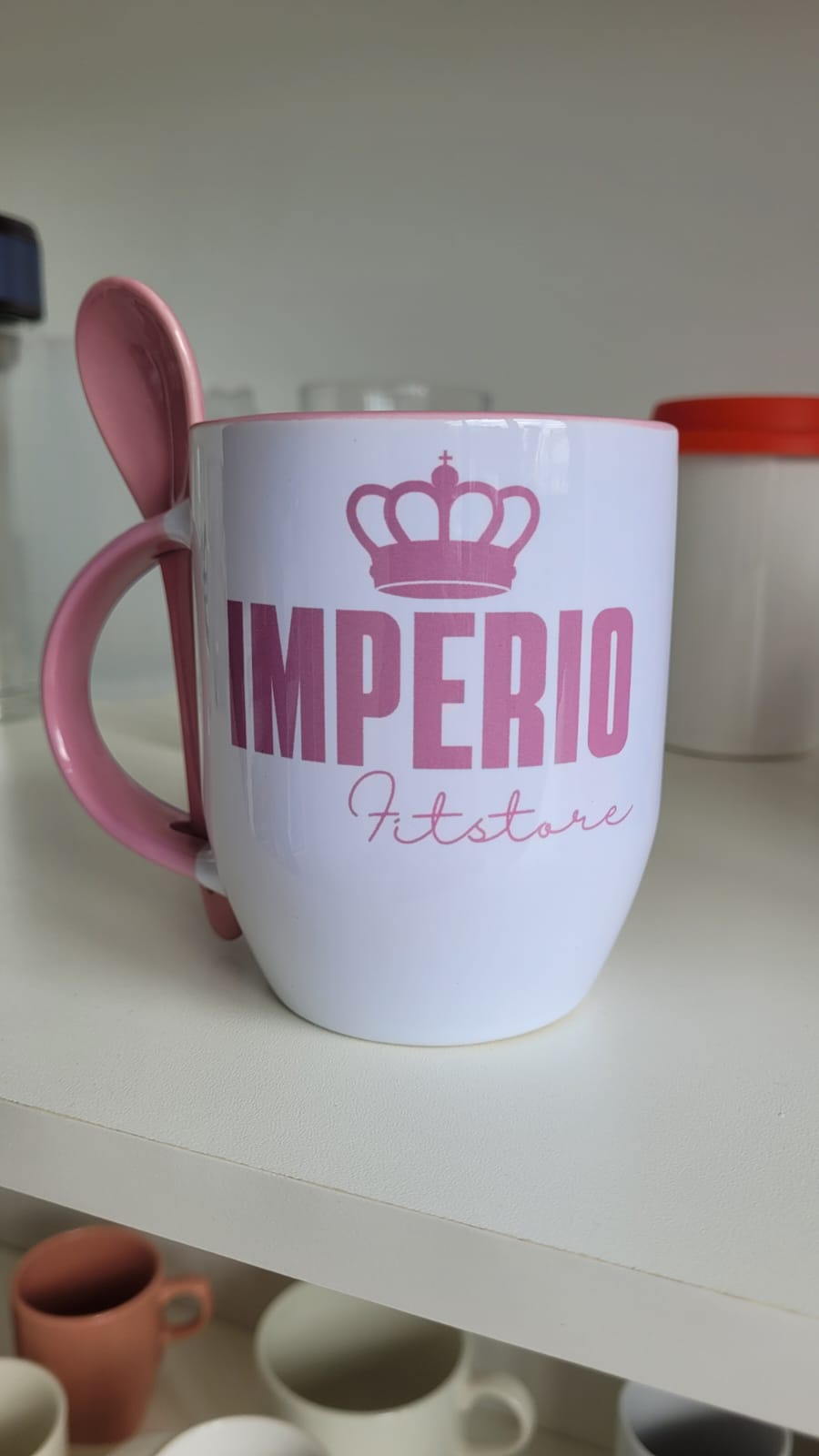 Caneca de cerâmica branca com colher, alça e interior coloridos PERSONALIZADA - Imagem 11